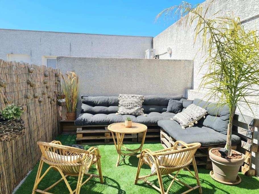 Appartcosy Emplacement Ideal Avec Terrasse & Parking Prive Nîmes Esterno foto